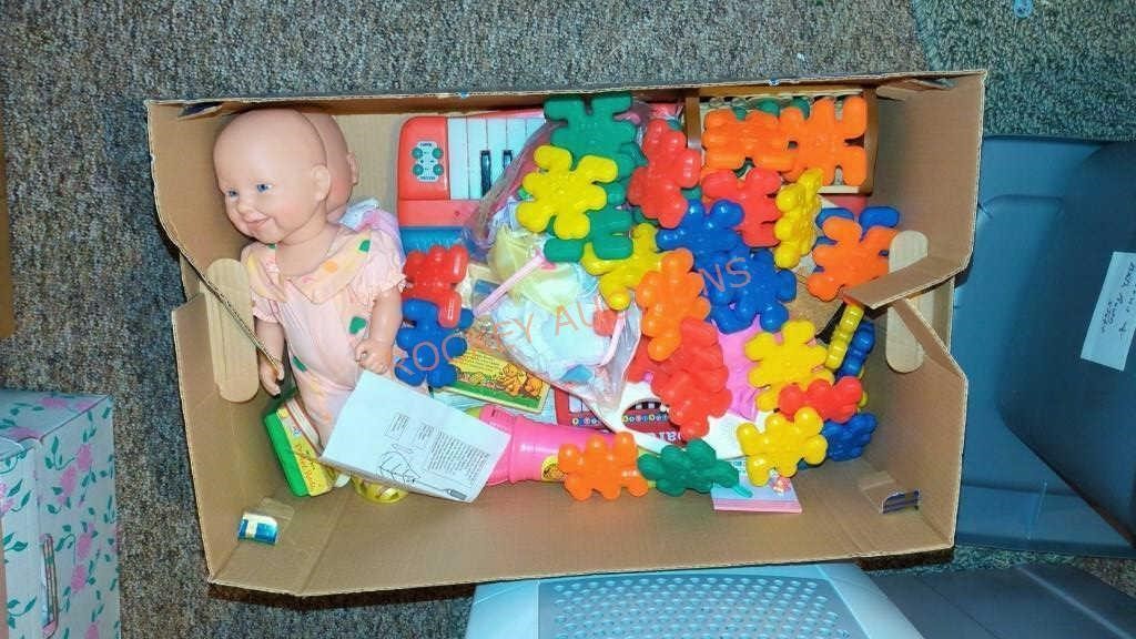 Miscellaneous kids toy box lot