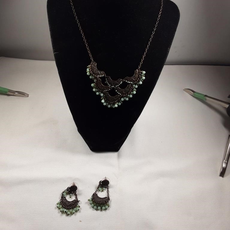 tourqouise necklace and matching earrings