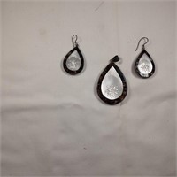 abalone shell earrings and pendant