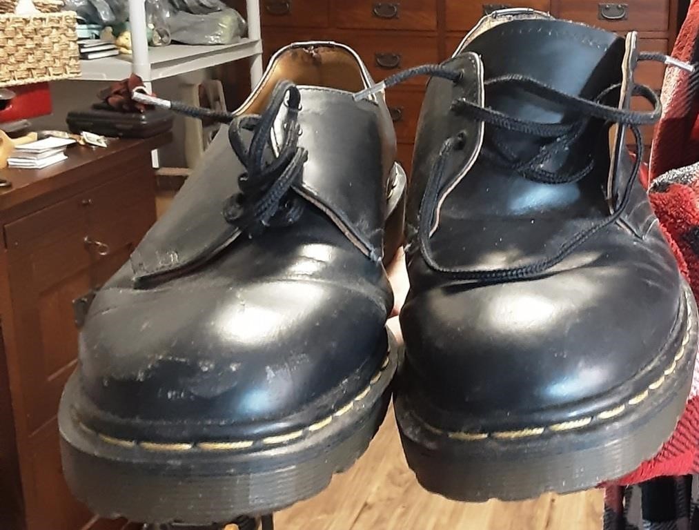 Doc Martin size 9 shoes