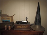Edison phonograph w/horn & cylinders