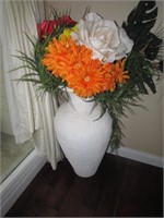 2 decorator vases & flowers