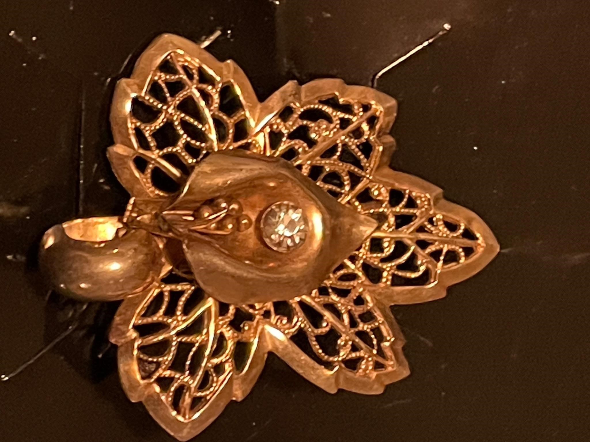 1950s Gold Floral Brooch with center Stone