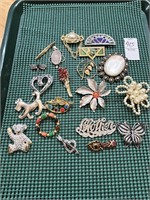 Brooches Lot