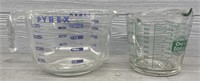 (2) Glass Measuring Cups