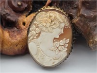 Large Carved Shell & 10K Gold Cameo Brooch +