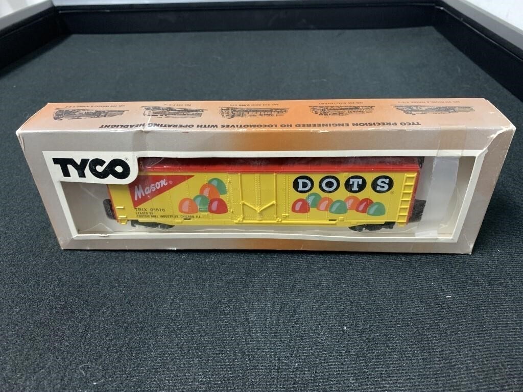 TYCO HO SCALE BOX CAR - DOTS CANDY