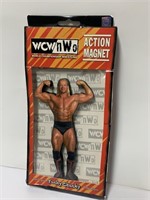 WCW VINTAGE GIANT WRESTLER MAGNET