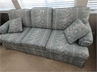 ETHAN ALLEN 3 CUSHION FLORAL DESIGNED COUCH