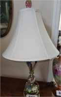 32" TALL GLASS FLORAL DESIGNED TABLE LAMP