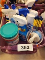 LOT VARIOUS CLEANING SUPPLIES