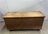 ANTIQUE BLANKET CHEST WITH DOVETAIL