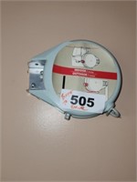 WALL MOUNT RETRACTABLE CLOTHES LINE
