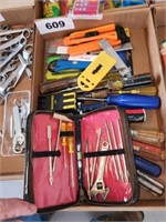 UTILTIY KNIVES SMALL SCREWDRIVERS & OTHERS