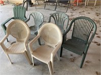 6 Plastic Patio Chairs