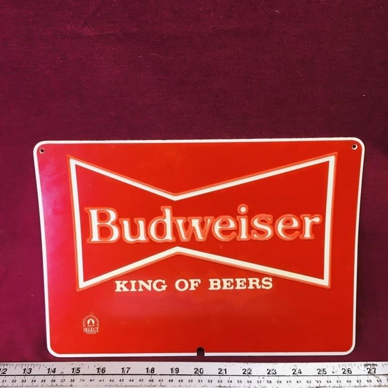 Budweiser King Of Beers Sign (Plastic)