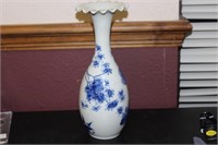 A Japanese Vintage Blue and White Vase