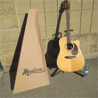 Beaver Creek Acoustic Guitar w/ Stand & Box