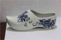 A Delft or Delft Style Shoe