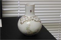 A Handpainted Nippon Vase - Bobbulus Form