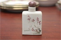 An Antique Chinese Porcelain Snuff Bottle