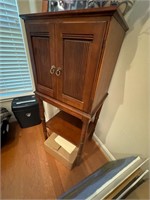 2 Door Cabinet w/Shelf