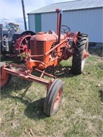 1949 DC Case Tractor - Engine is Loose