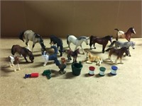 MIXED HORSES AND OTHER ANIMALS LOT, INCLUDING SOME
