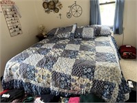 QUEEN BED STEARNS AND FOSTER AND COMFORTER SET