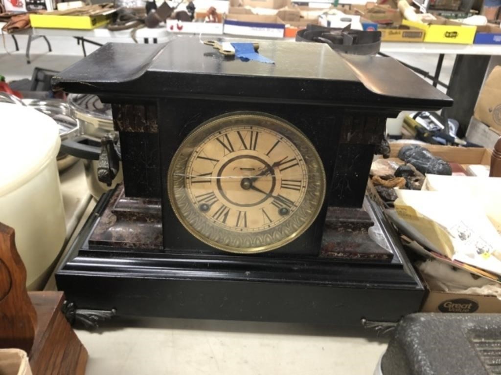 MANTLE CLOCK W KEY, CRACED FACE GLASS
