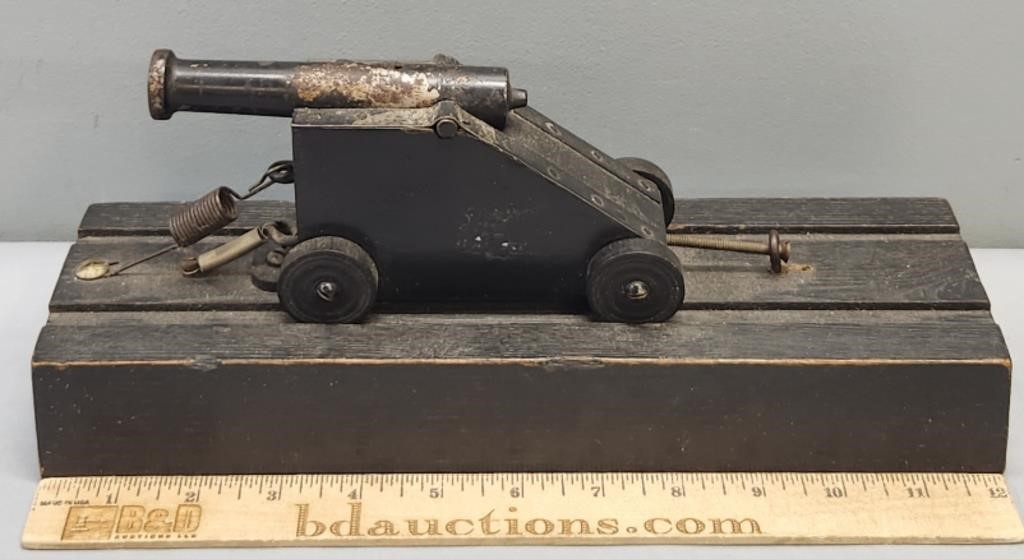 Wood & Iron Miniature Cannon Desk Model