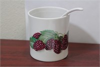 A Porcelain Cup wth Fruit Motif