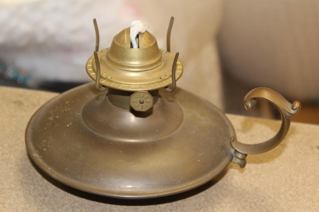Metal Aladdin-Style Lamp