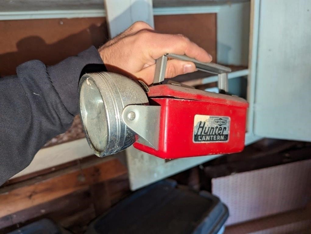 Vintage Rayovac Hunter lantern