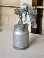 DE VILBISS PAINT SPRAYER