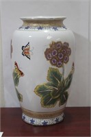 A Chinese Ceramic Vase