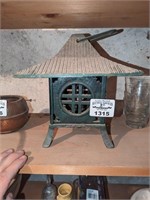 Cast garden lantern