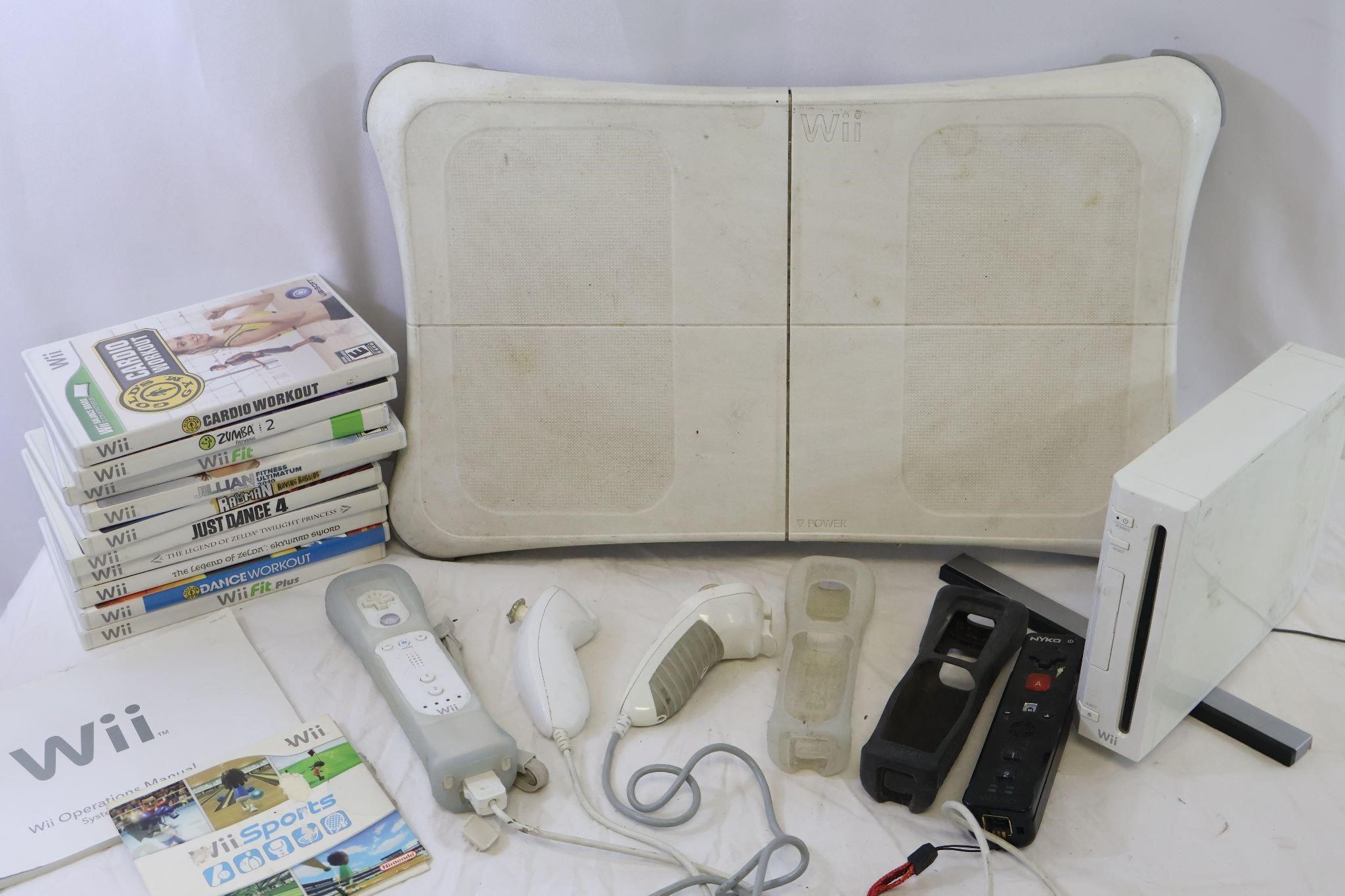 Nintendo Wii Game System, Games, Controllers++