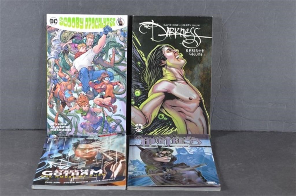 DC Comics & More Graphic Novels