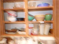 CONTENT OF UPPER CABINET, TUPPERWARE, BOWLS