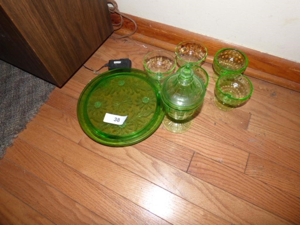 ASSORTED GREEN DEPRESSION GLASS