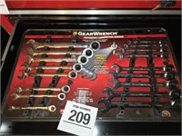 GearWrench ratcheting combination wrench set....