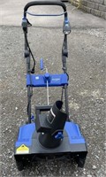 LIKE NEW 18 INCH AND 14.5 AMPS SNOW THROWER