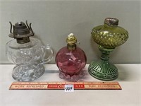 PRETTY LOT OF COLORED GLASS VINTAGE OIL LAMPS