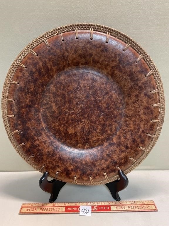 UNIQUE PLATE CHARGER- LEATHER