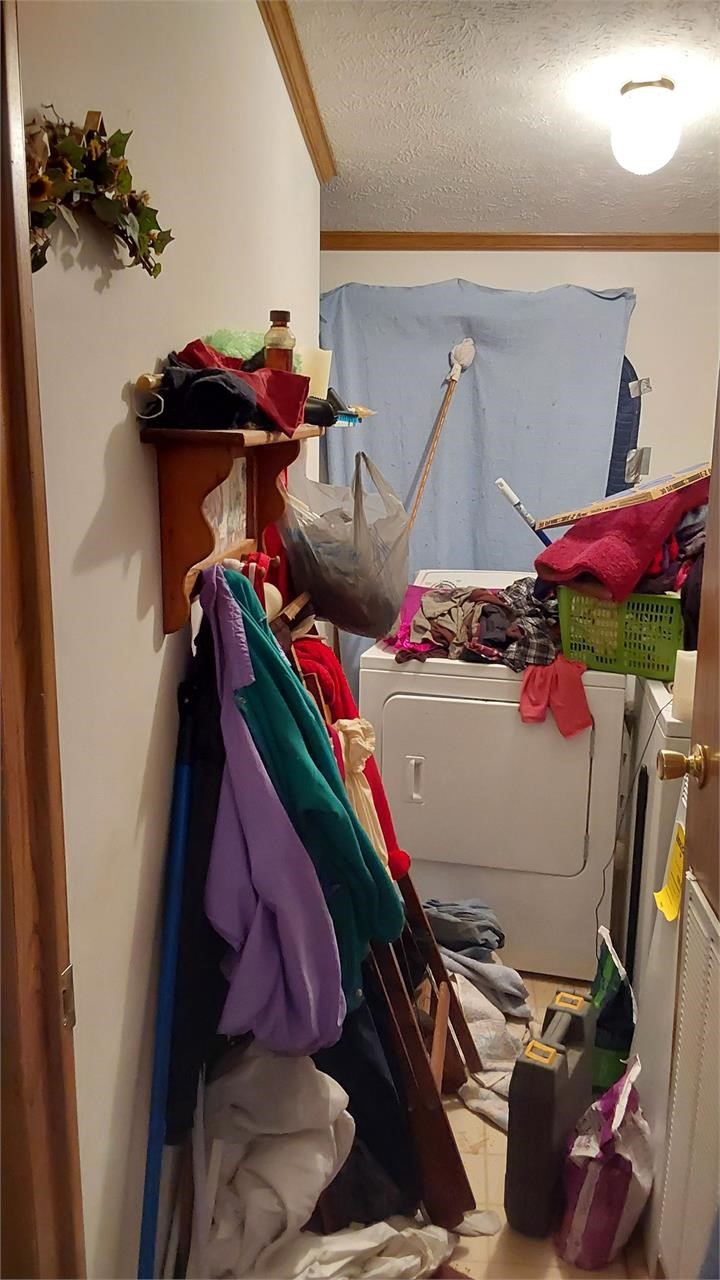 Content of laundry room excludes washer/dryer