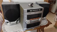 Philips cd/cassette player w/speakers