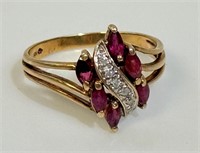 LOVELY 10K YELLOW GOLD GARNET & DIAMOND RING