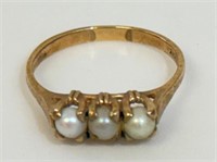 ELEGANT 10K YELLOW GOLD AND TRINITY PEARL RING