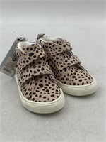 NEW Cat & Jack Kids 5 Lucky Print Shoes